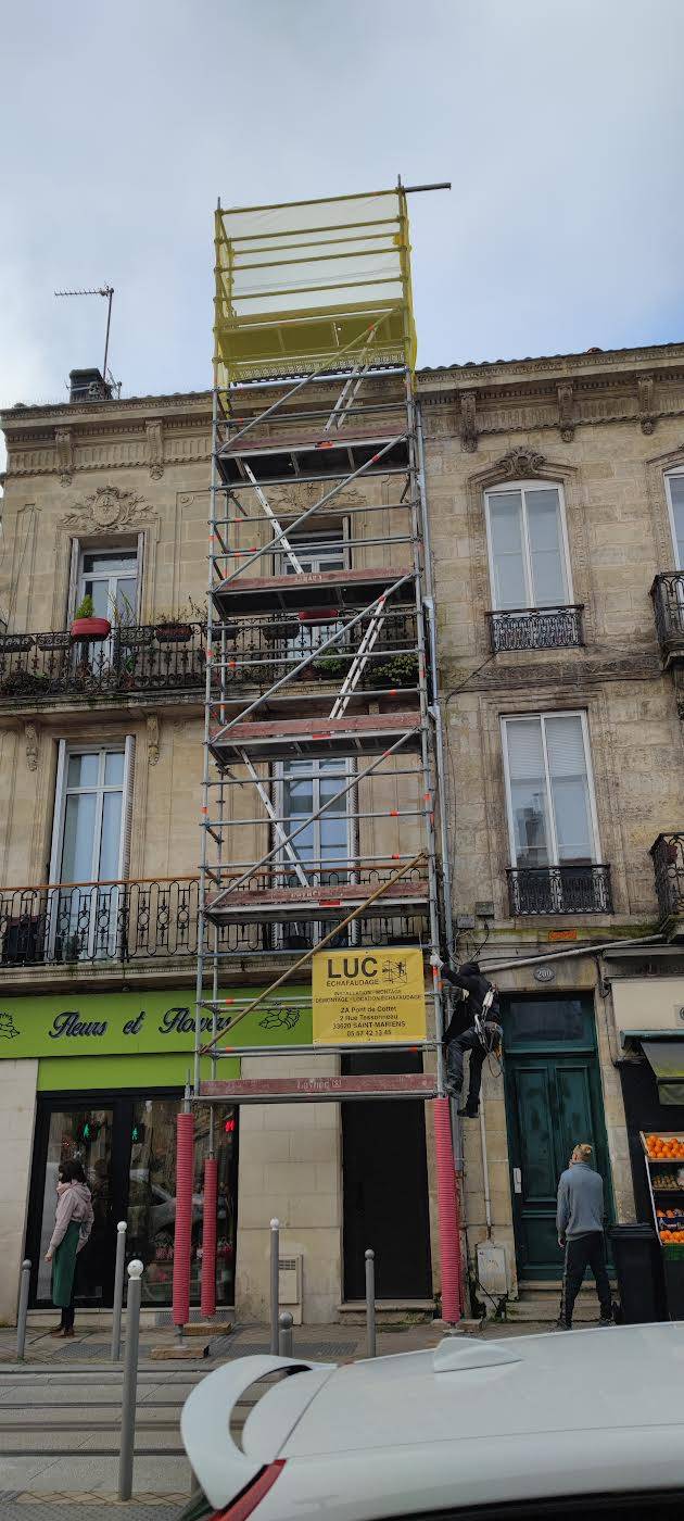 Prix de location d’un échafaudage fixe Bordeaux 33 en Gironde