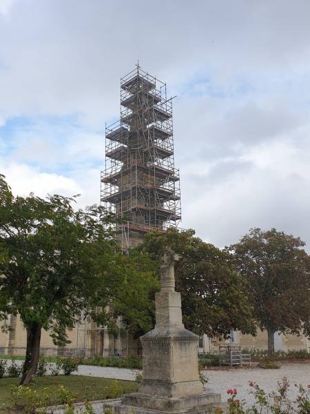 trouver une entreprise spécialisée en location et installation d'échafaudage pour rénover un bâtiment historique Bordeaux proche Médoc