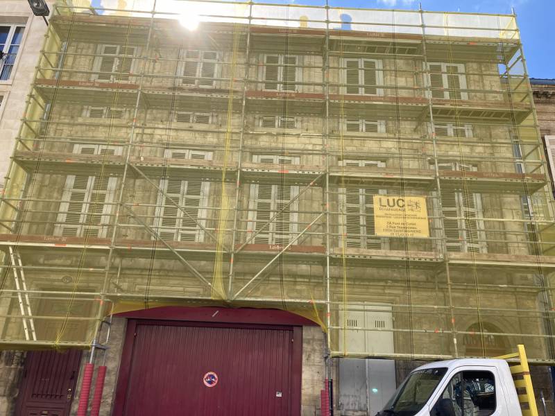 entreprise spécialisée dans la location et le montage d'échafaudages pour des travaux de chantier Bordeaux prés de Blaye 33